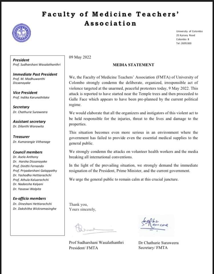 rajeevmenonsl's tweet photo. Faculty of Medicine Teachers Association has condemned the attack on the peaceful demonstrators and demanded the immediate resignation of @GotabayaR , @PresRajapaksa and the entire #GOSL.
#SriLanka #lka #fmta https://t.co/CQYNGtMiHG
