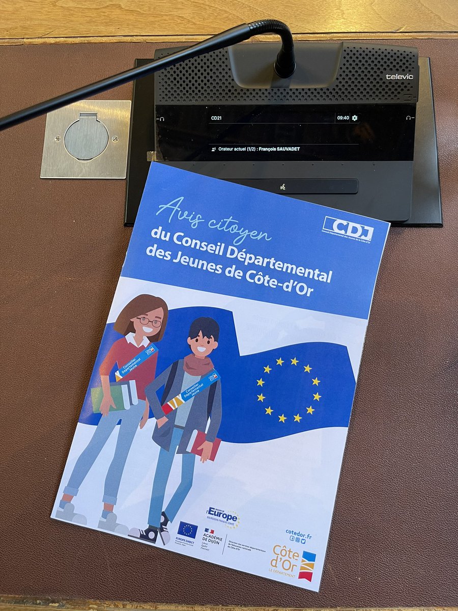 Sauvadet's tweet photo. En cette journée de l’Europe, le @CDJ_cotedor a présenté aux Conseillers Départementaux son avis citoyen. Un message d'espoir au moment où la guerre sévit aux portes de l'Europe. 
Cette génération s’inscrit dans l'esprit du projet des pères fondateurs et de leurs valeurs de paix. https://t.co/l7mNs9rjDx