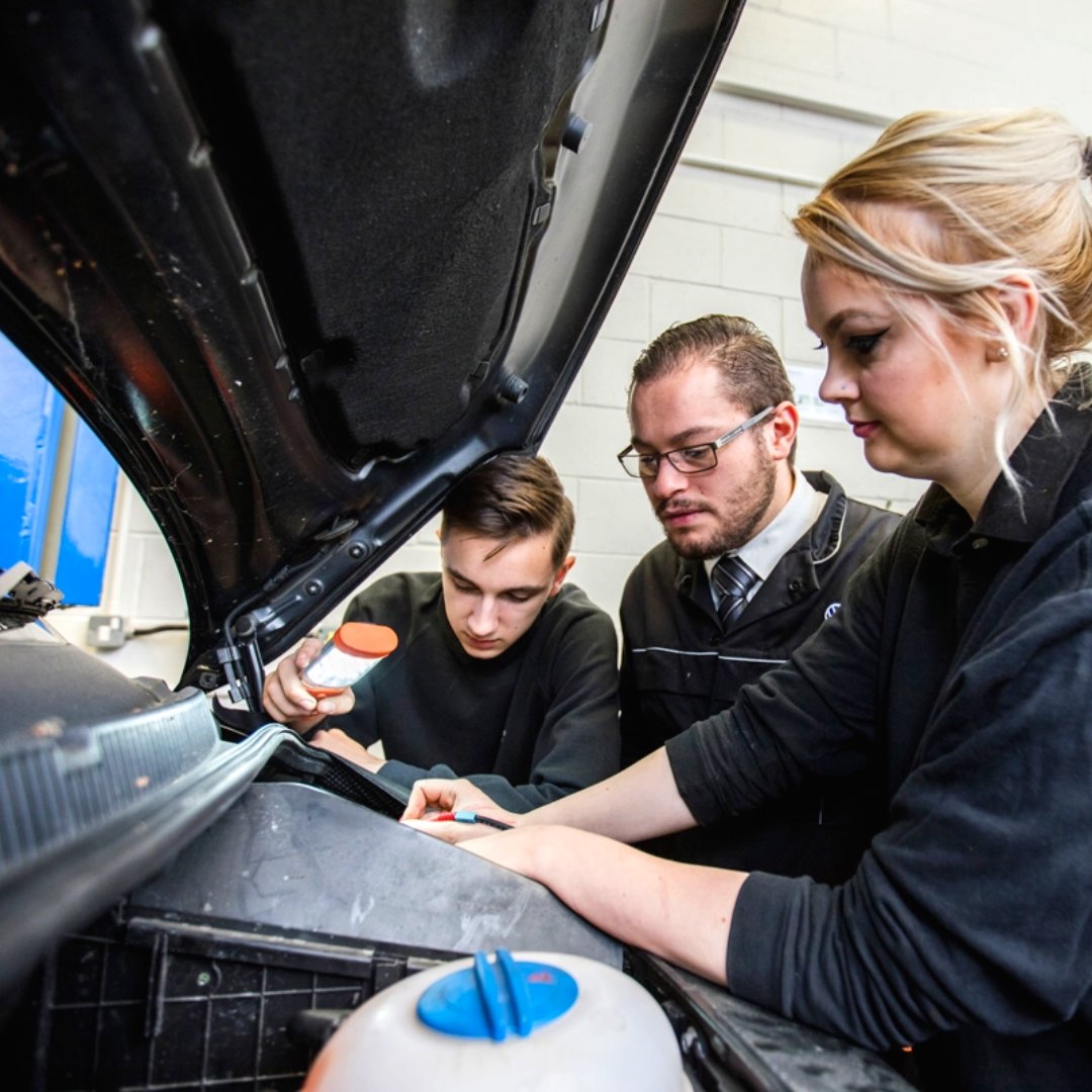 Every apprentice joining us is assigned a mentor to give them support and guidance. You're in great hands 🤝 

Now is an exciting time to join Volkswagen as an apprentice Service Technician, Parts Advisor or Service Advisor.

Learn More:
volkswagencv-apprenticeships.co.uk