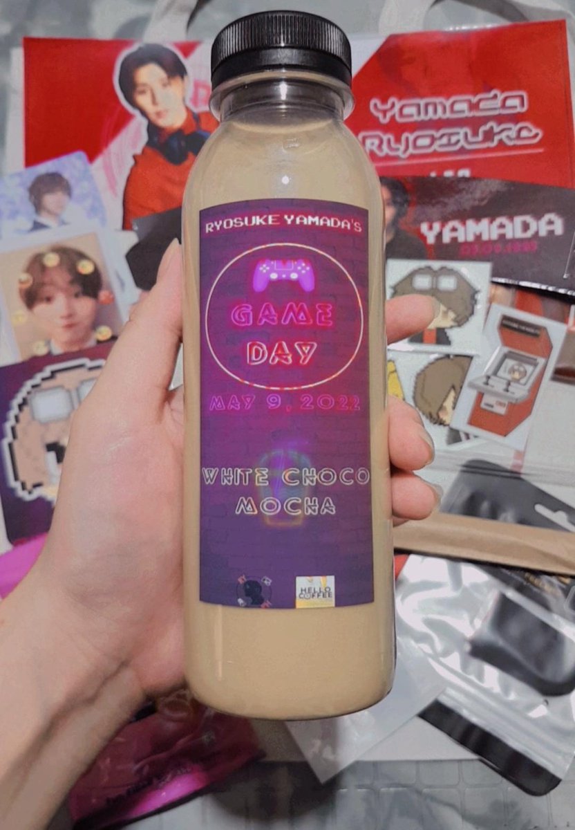 matsutohokumura's tweet photo. happy birthday yamachan!!! โจโค grabeee i luv all the inclusionsss ๐ it's super cuteee!! dami ko nanamang stuff na magagamit hehehe <33
thank you @RYPH_events and @hellocoffeecafe for the kit and the drink! โค
#RYPH
#RyosukeYamadaGameDay https://t.co/1O08CV0iKY