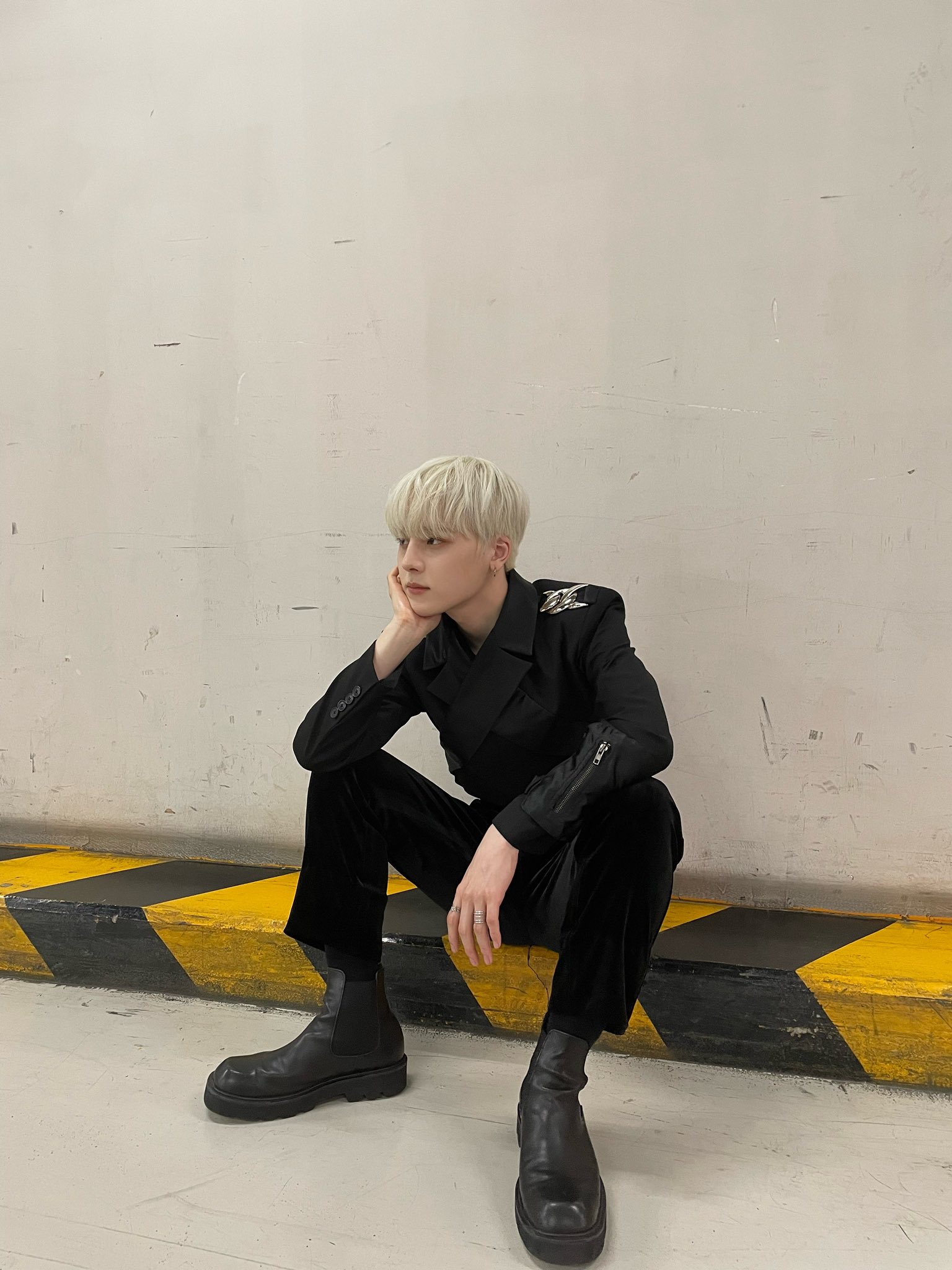 [잡담] 티오원 꿀빵즈 서로 전신샷 찍어준 거 미쳤다 | 인스티즈