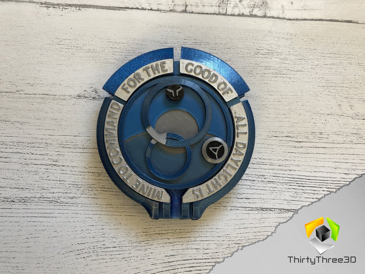 ThirtyThree3D's tweet photo. Excited to share one of the latest additions to our #etsy shop! #Trollhunters Titans Amulet of Daylight #3Dprinted Unofficial #TrollhuntersMovie #AmuletofDaylight #jimlakejunior #trollhunterstoy #cosplayprop #childresntoy #trollhunterstitans https://t.co/5ve3Oyjak5 https://t.co/LdvglD0k6N