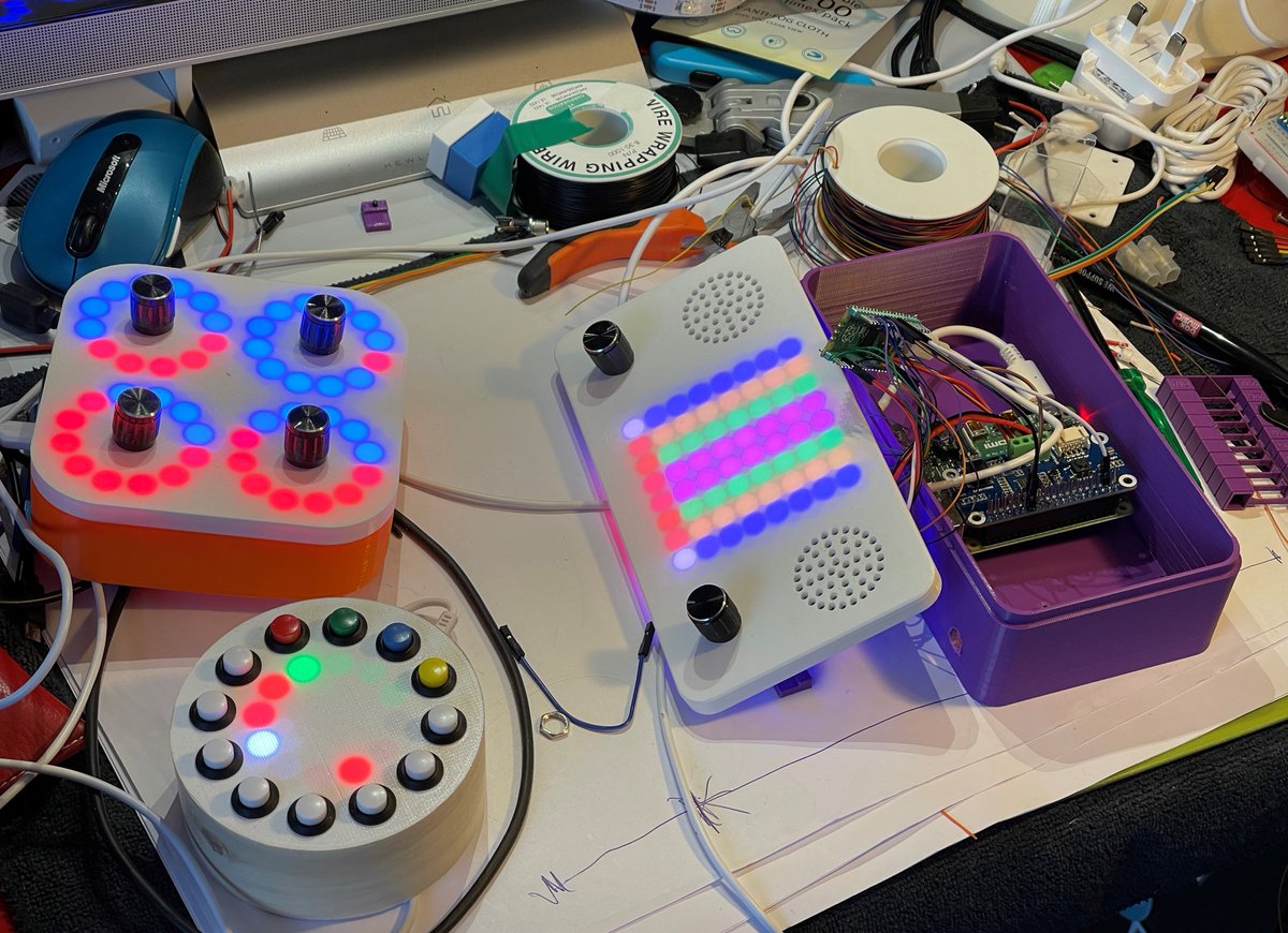 robmiles's tweet photo. @TheMagPi Raspberry Pi Chocolate Synthbox now running and talking to the PICO MIDI Cheesbox and Crackers controller..... https://t.co/Oc4C82KhdB