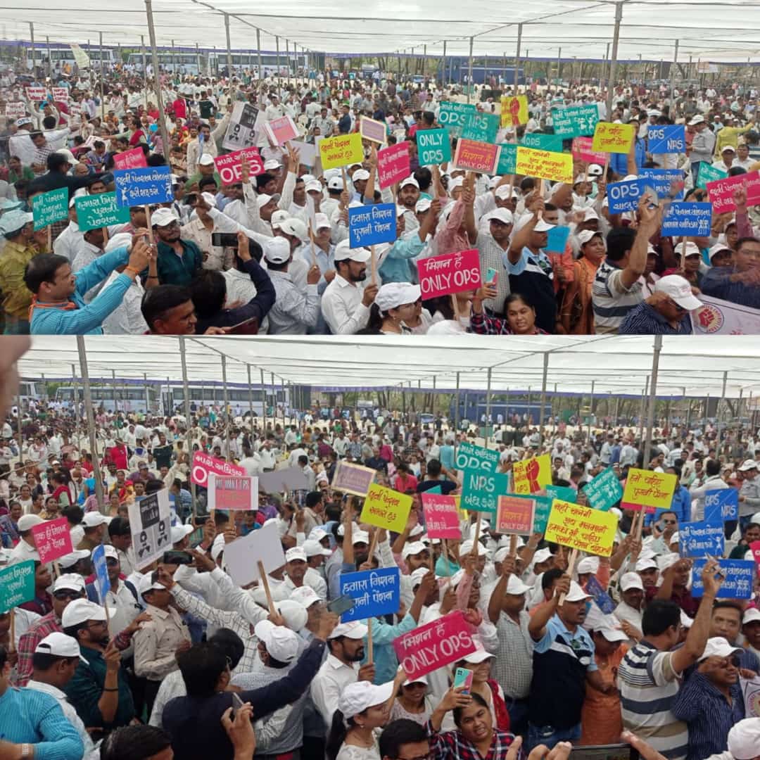 SureshC08718962's tweet photo. જુની પેન્શન યોજના ની માંગ સાથે ગુજરાત ના તમામ કર્મચારી મંડળો લાખો કર્મચારીઓ નાં ધરણાં સત્યાગ્રહ છાવણી ગાંધીનગર.. ઈન્કલાબ જીંદાબાદ..✊🏻 https://t.co/c1awLBdzEr