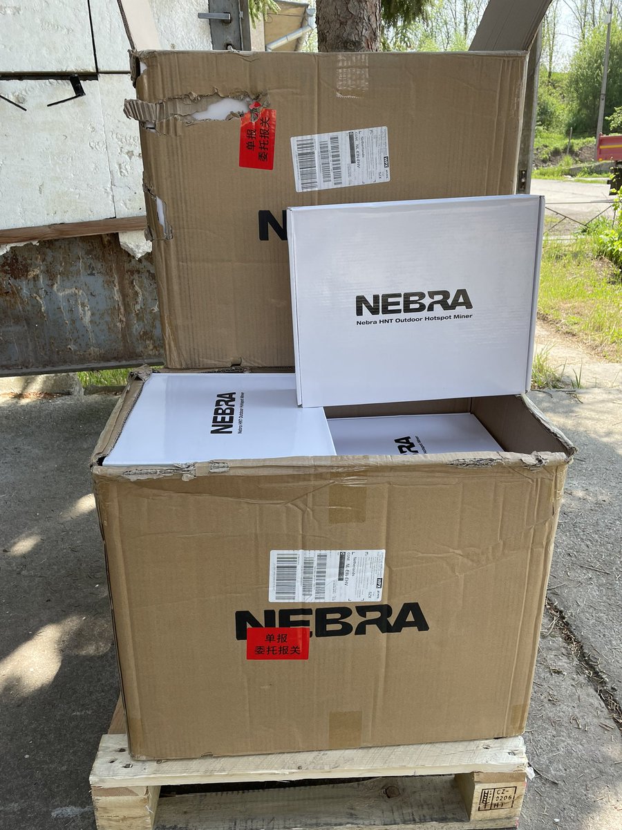WaveHash's tweet image. 🎉🎉 So finally got these bad boy outdoor @NebraLtd delivered. 😎😎@helium will get a bit more coverage now. 🎈🎈