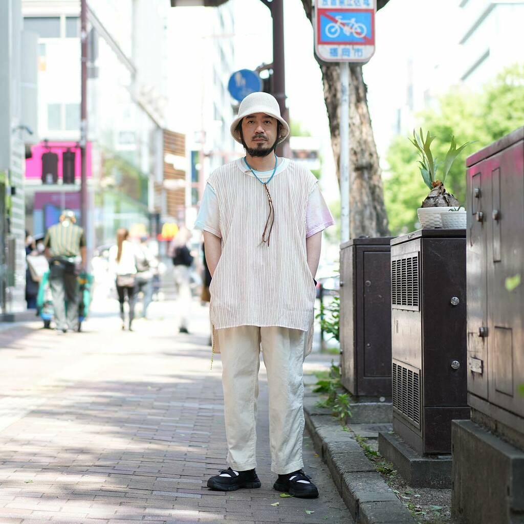 addictionfukuok's tweet photo. ショートパンツが苦手の方にはこちらのkelenのパンツがおすすめです。
綿麻素材で軽やかに履けるパンツです
真っ白ではないのでハードルも低め！

マスターキーのベストはTシャツ一つでは物足りない方に！

#masterkeyjp #kelen #hermosatyedye #racal #addictionfukuoka https://t.co/P8mKbgdNFE https://t.co/TwlxAvTdF6
