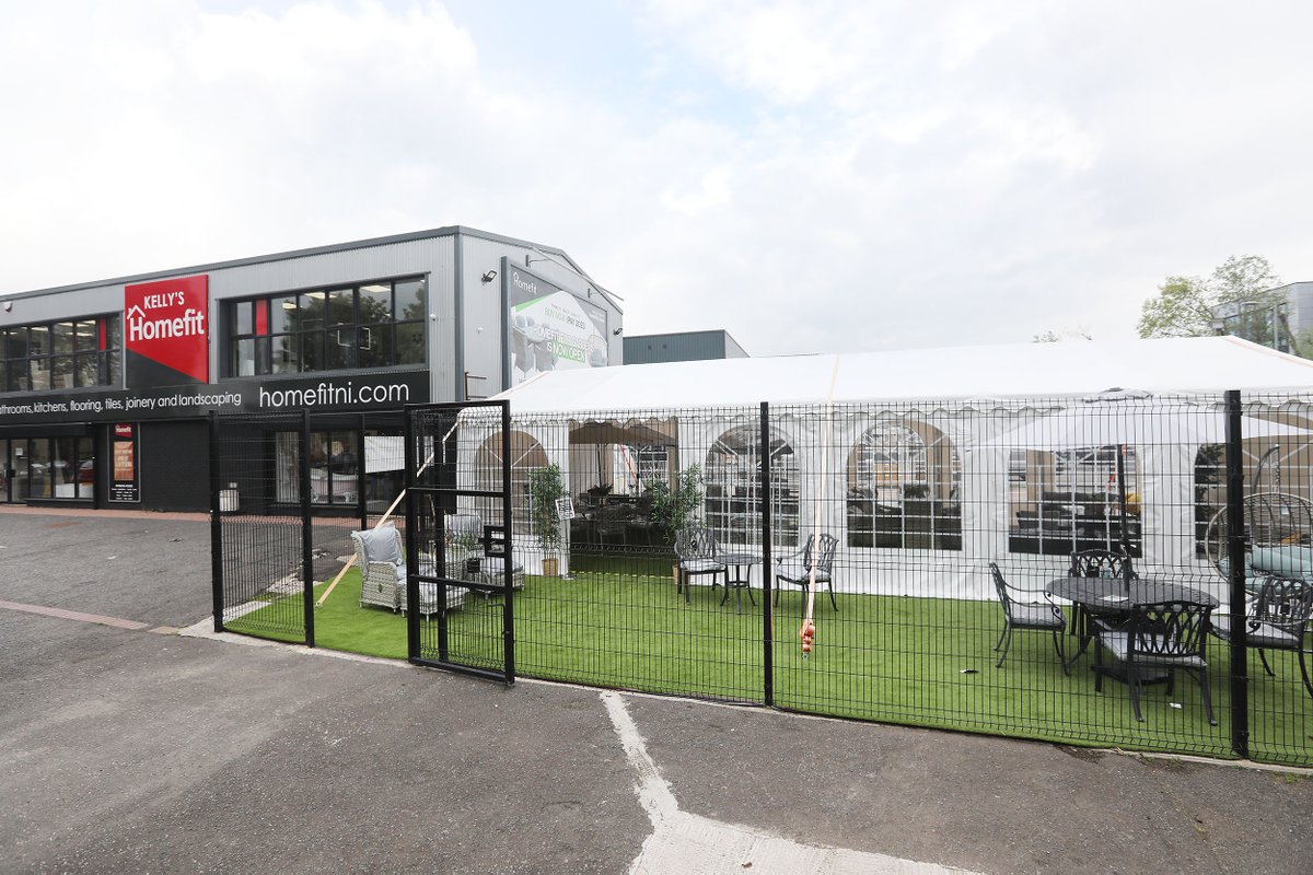 HomefitLTD's tweet photo. 𝗛𝗢𝗠𝗘𝗙𝗜𝗧 𝗙𝗢𝗥 𝗚𝗔𝗥𝗗𝗘𝗡𝗦 𝗠𝗔𝗥𝗤𝗨𝗘𝗘 at Boucher Crescent has all your outdoor garden needs sorted. From our top of the range Garden Furniture to our Composite ranges to our outdoor Paving range. Call in for a browse. 

#BelfastHour #Homefit https://t.co/WVGwasfcpM