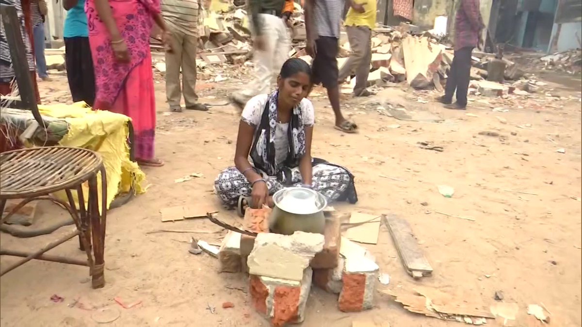 ANI's tweet photo. TN | A woman started to cook on streets after her house was demolished in anti-encroachment drive, in Chennai

We have documents of our house. It was demolished without any information. I started cooking here on streets as I have nowhere to go: Priya, whose house was demolished https://t.co/Fnl3JMw6Oy