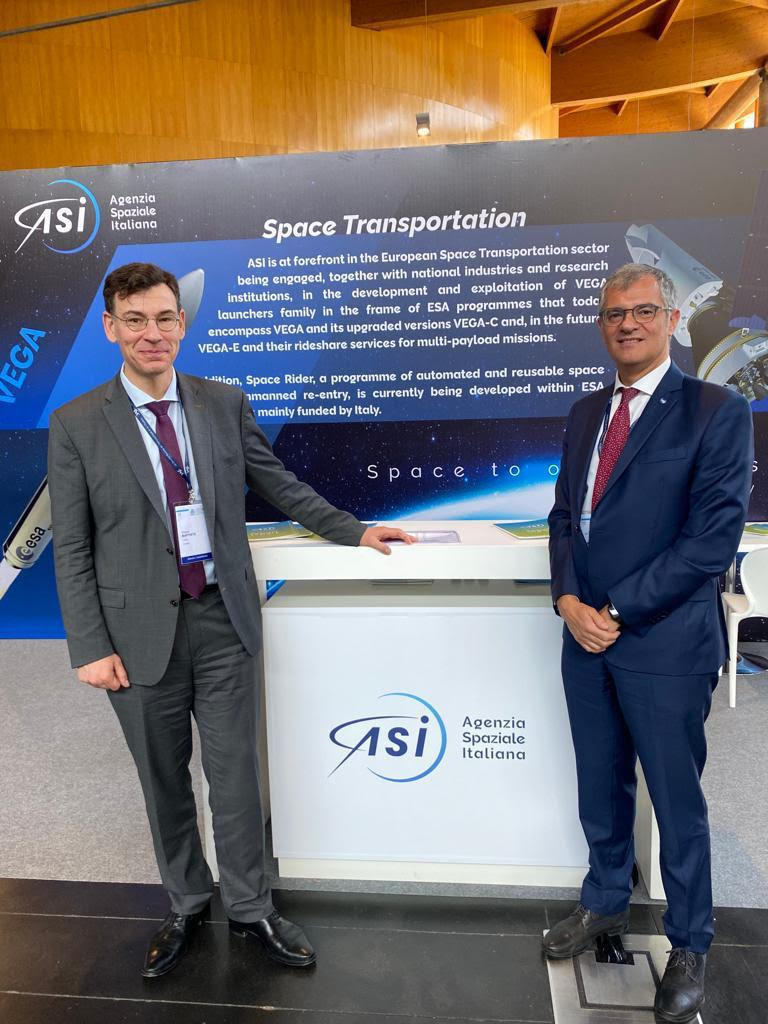 ASI_spazio's tweet photo. Il presidente dell’ASI Giorgio Saccoccia e @PhBaptiste Chairman e CEO di @CNES allo stand di @ASI_spazio allestito presso la Space Propulsion Conference #3AF @esa https://t.co/MOPT1UrGlk