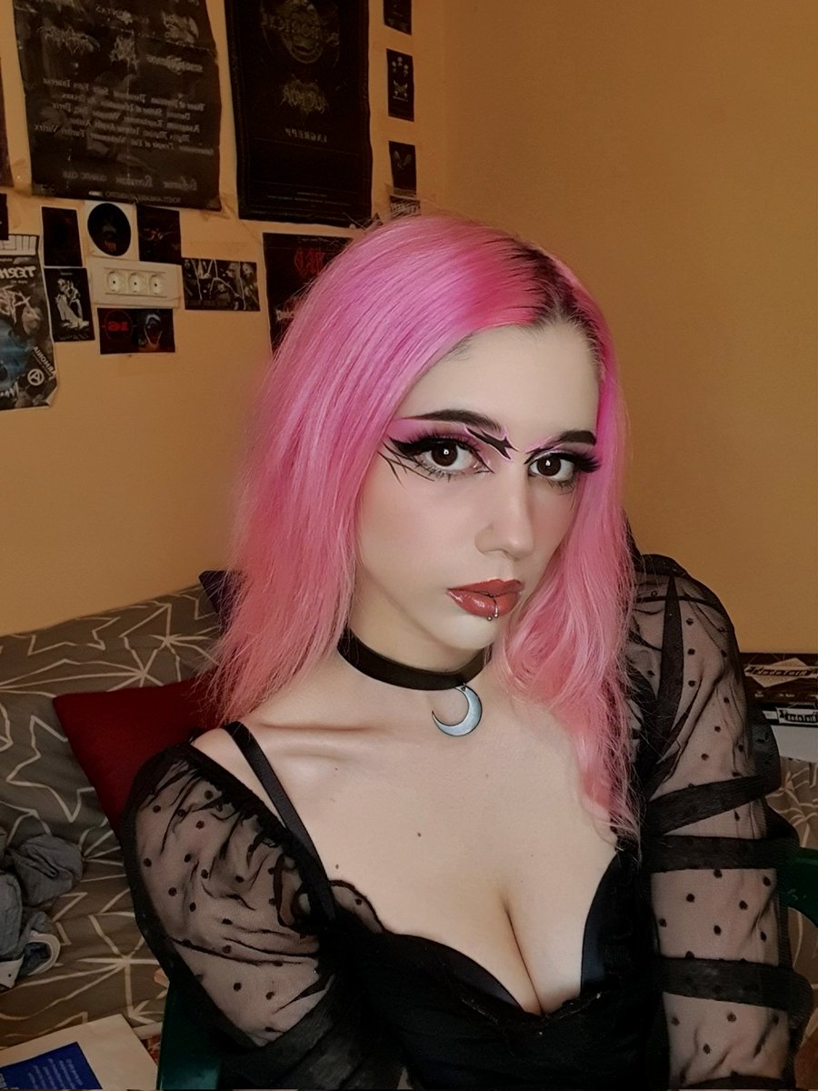KarlaaAzzeh's tweet photo. π
#Egirls #egirl #catgirl #altgirl #hotaltgirl #sexyaltgirl #gothgf #pinkhair #emogirl #ddlg #babygirl #egirlaesthetic #kawaiigirl #softegirl #graphiceyeliner https://t.co/Lwrm5mi9uW