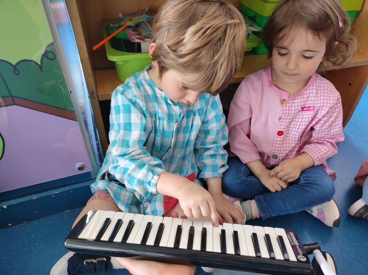 HHmusika tweet media