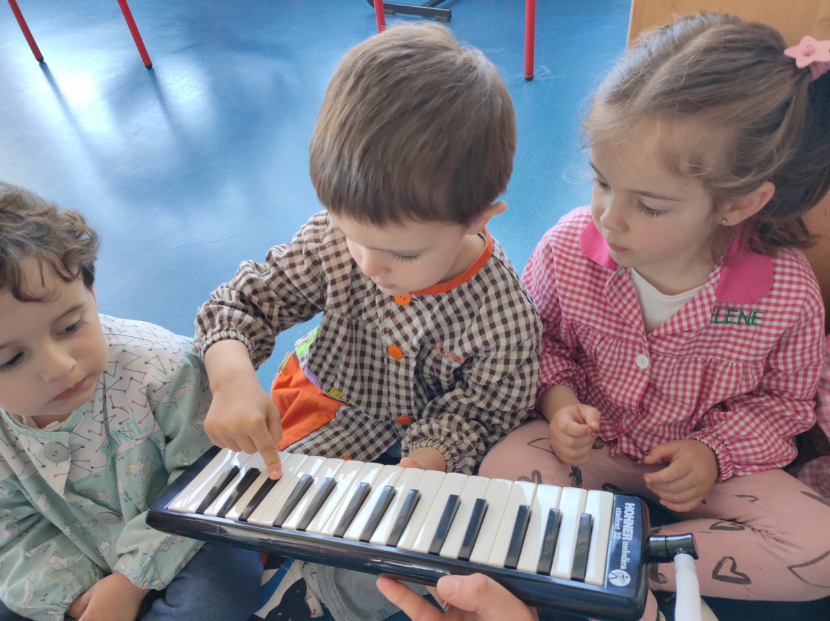 HHmusika tweet media