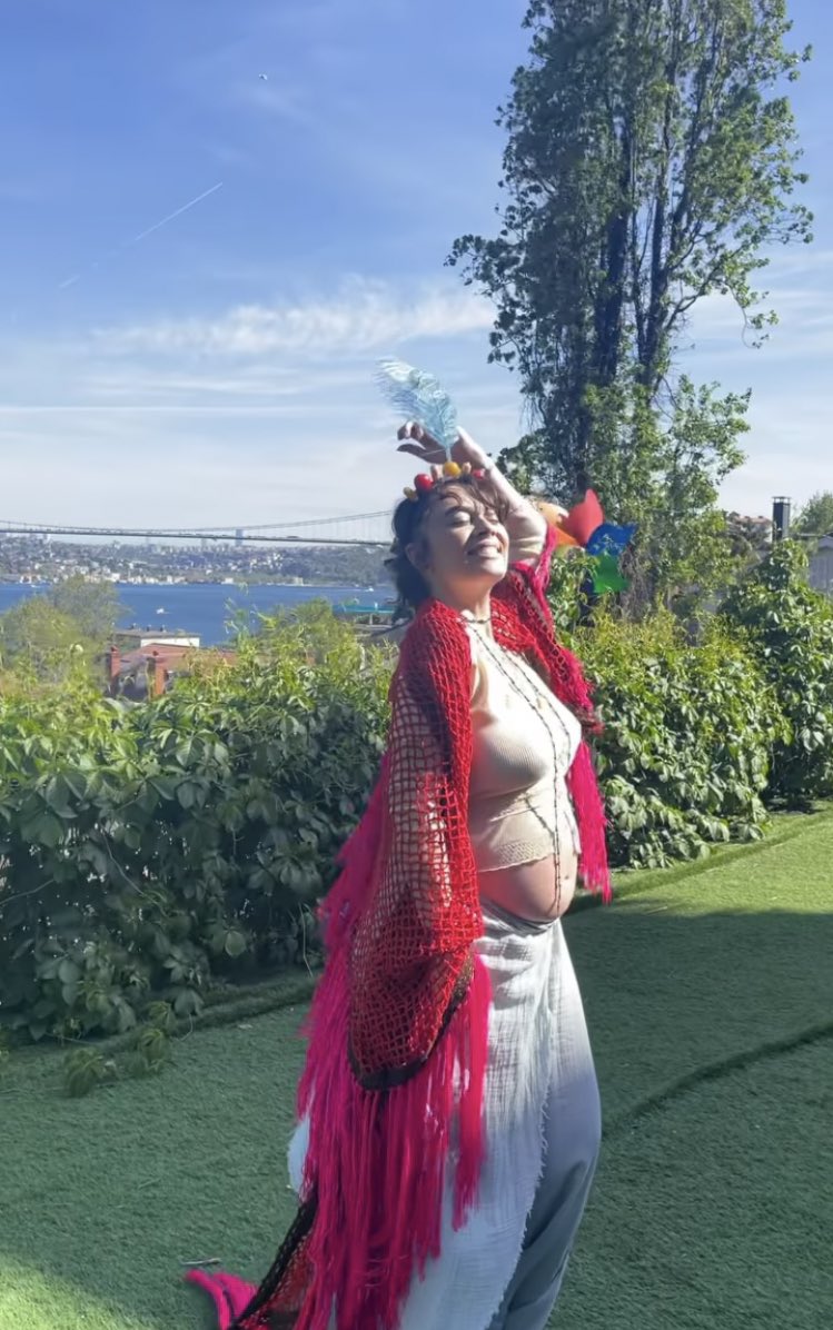 agatemed's tweet photo. Mavi ile Demet'in ilk anneler günü🥺💙 https://t.co/YrFLIiWwq9