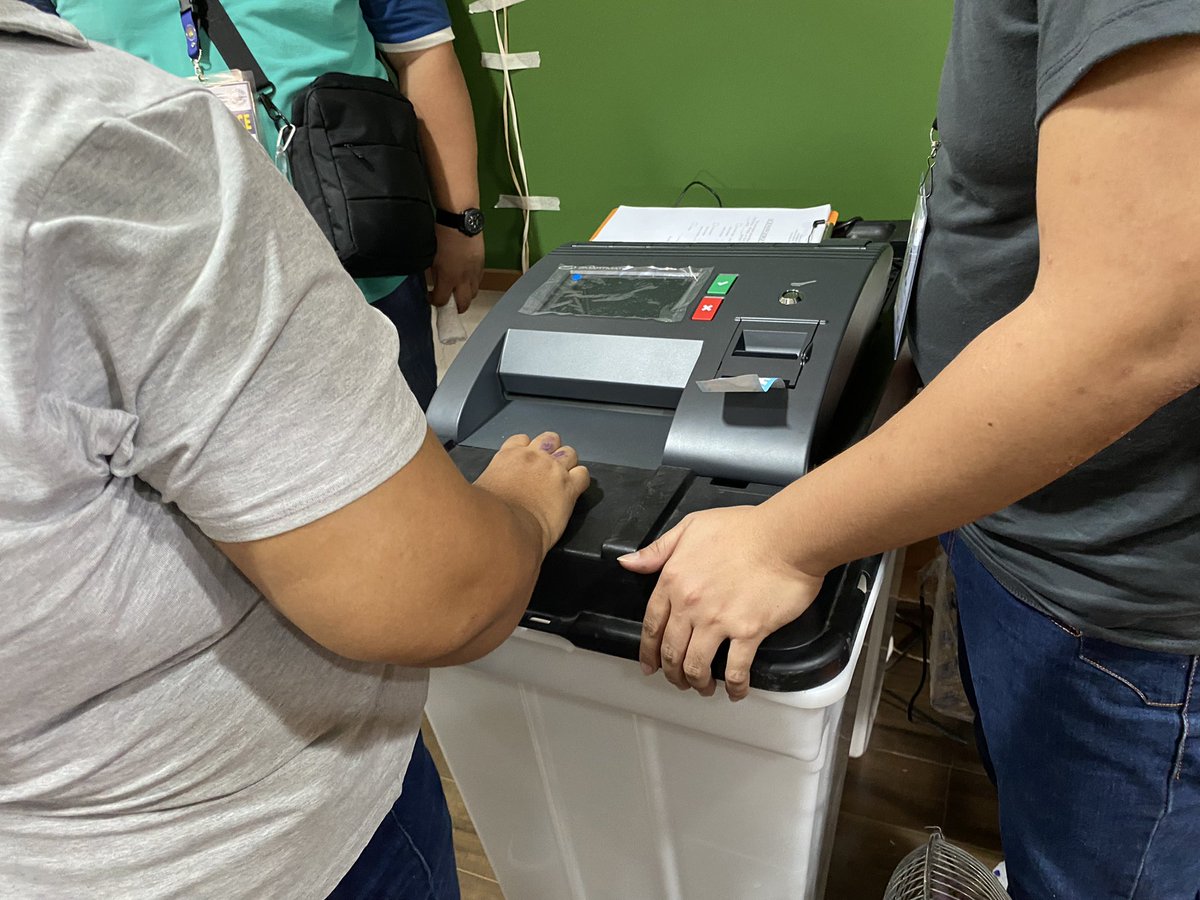 romeltv5's tweet photo. VCM na palyado sa Magat Salamat Elementary School wala pa ring kapalit kahit pasarado na ang botohan. @News5PH @onenewsph #BilangPilipino2022 https://t.co/b0GOkVG7F6