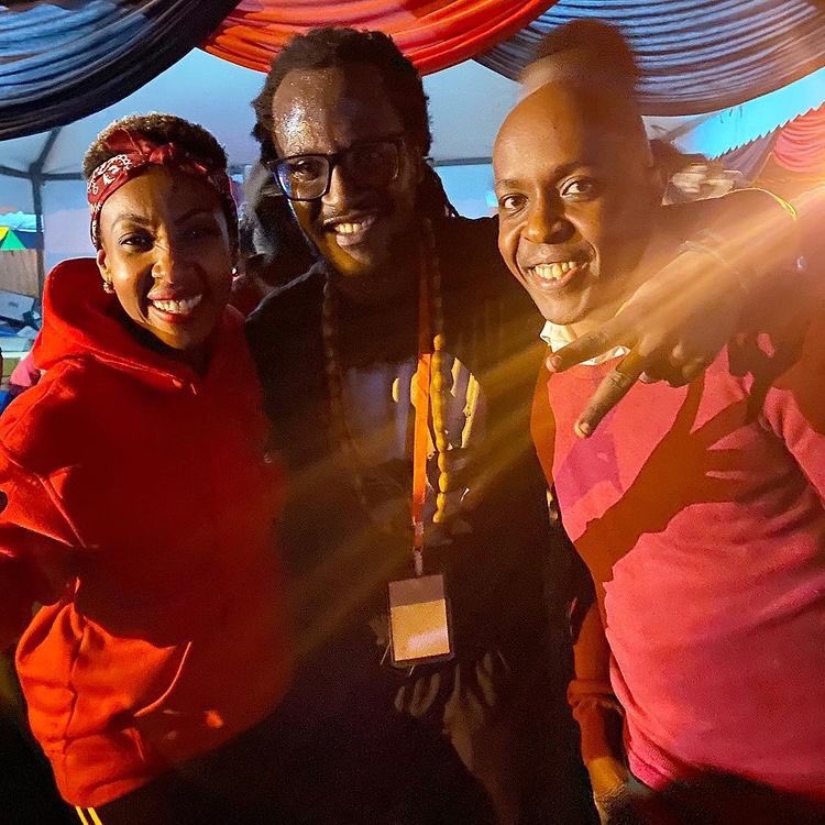 AzuTopshutter's tweet photo. Party π After Party π
They Call me π€πΏ THE PUBLIC NOISEMAKER
#TeamTopshutter
#RugbyOnTheRoad
@MwalimuRachel @DjPinye https://t.co/INkE5oSeAx