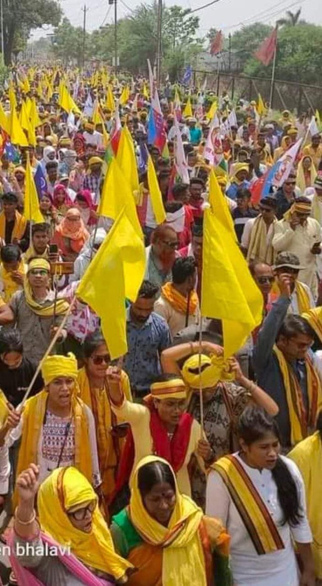 PRINCE97605275's tweet image. सिवनी में आदिवासी युवकों के मोबलिंच /हत्या के विरोध में रौद्र रूप में दिखाई दी गोंडवाना 10000की नारी शक्ति   k@uikey_sadhna
@BattiMonika @DevravenTeam @CMMadhyaPradesh @ChouhanShivraj @VTankha @digvijaya_28 @KannojMahendra @OfficeOfKNath @India_NHRC #moblynch #seoni #bajrangdal