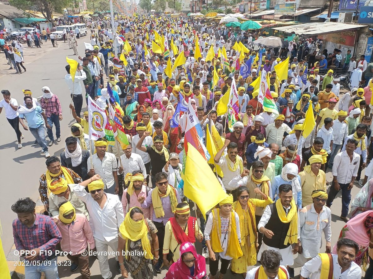 PRINCE97605275's tweet image. सिवनी में आदिवासी युवकों के मोबलिंच /हत्या के विरोध में रौद्र रूप में दिखाई दी गोंडवाना 10000की नारी शक्ति   k@uikey_sadhna
@BattiMonika @DevravenTeam @CMMadhyaPradesh @ChouhanShivraj @VTankha @digvijaya_28 @KannojMahendra @OfficeOfKNath @India_NHRC #moblynch #seoni #bajrangdal