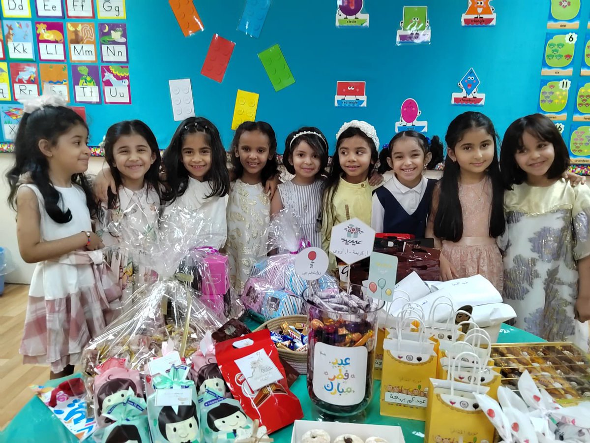 Salam_Schools's tweet photo. جانب آخر من مظاهر الفرح في احتفالية المعايدة لأطفال روضة السلام الأهلية . https://t.co/Et7RKhM5rO