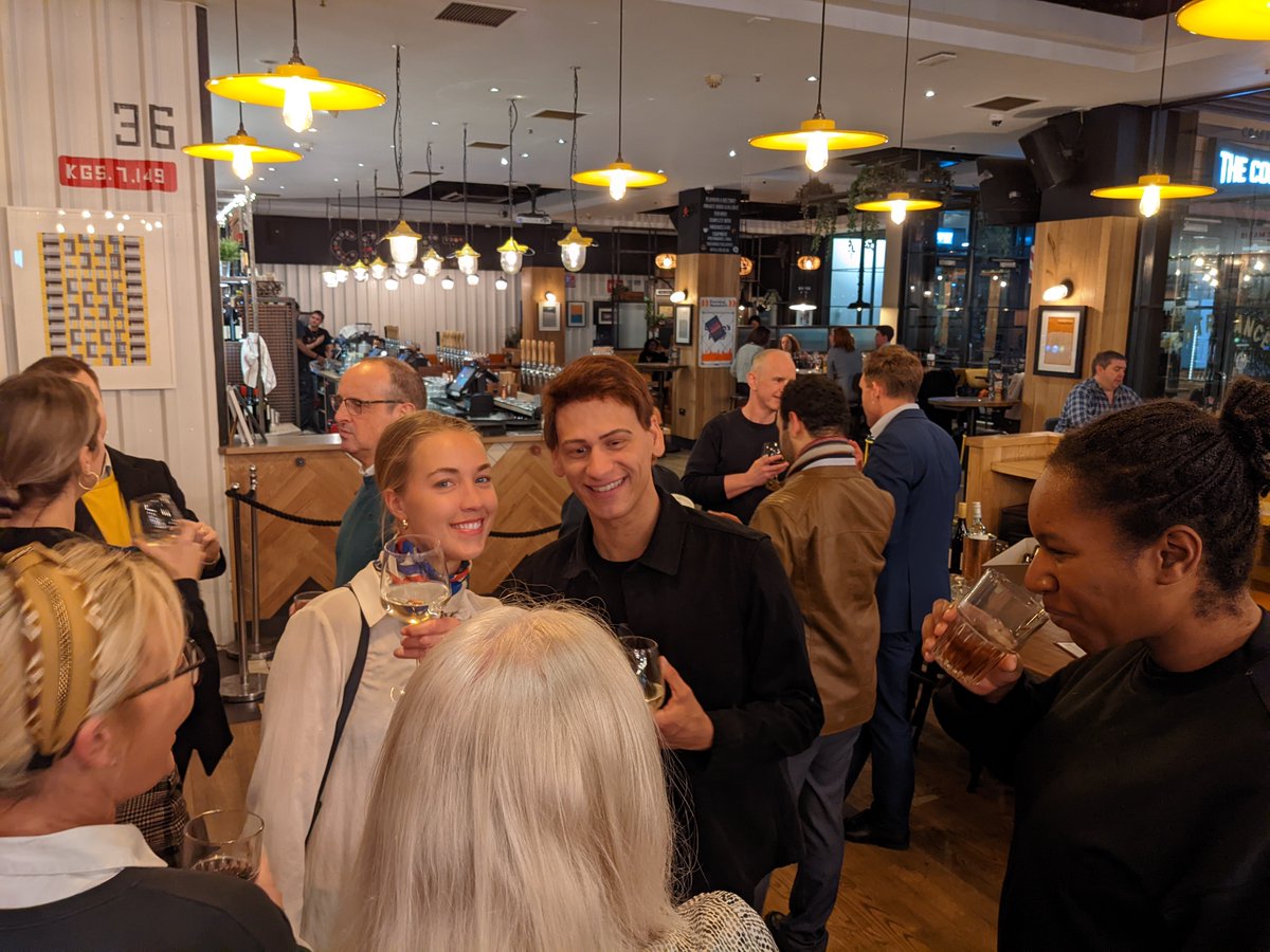 #WhenOnlyOnePersonGetsIt

#DrinknLink tonight at The Conductor at 6pm, Sun's out, PRs out! 

eventbrite.co.uk/e/cipr-greater…