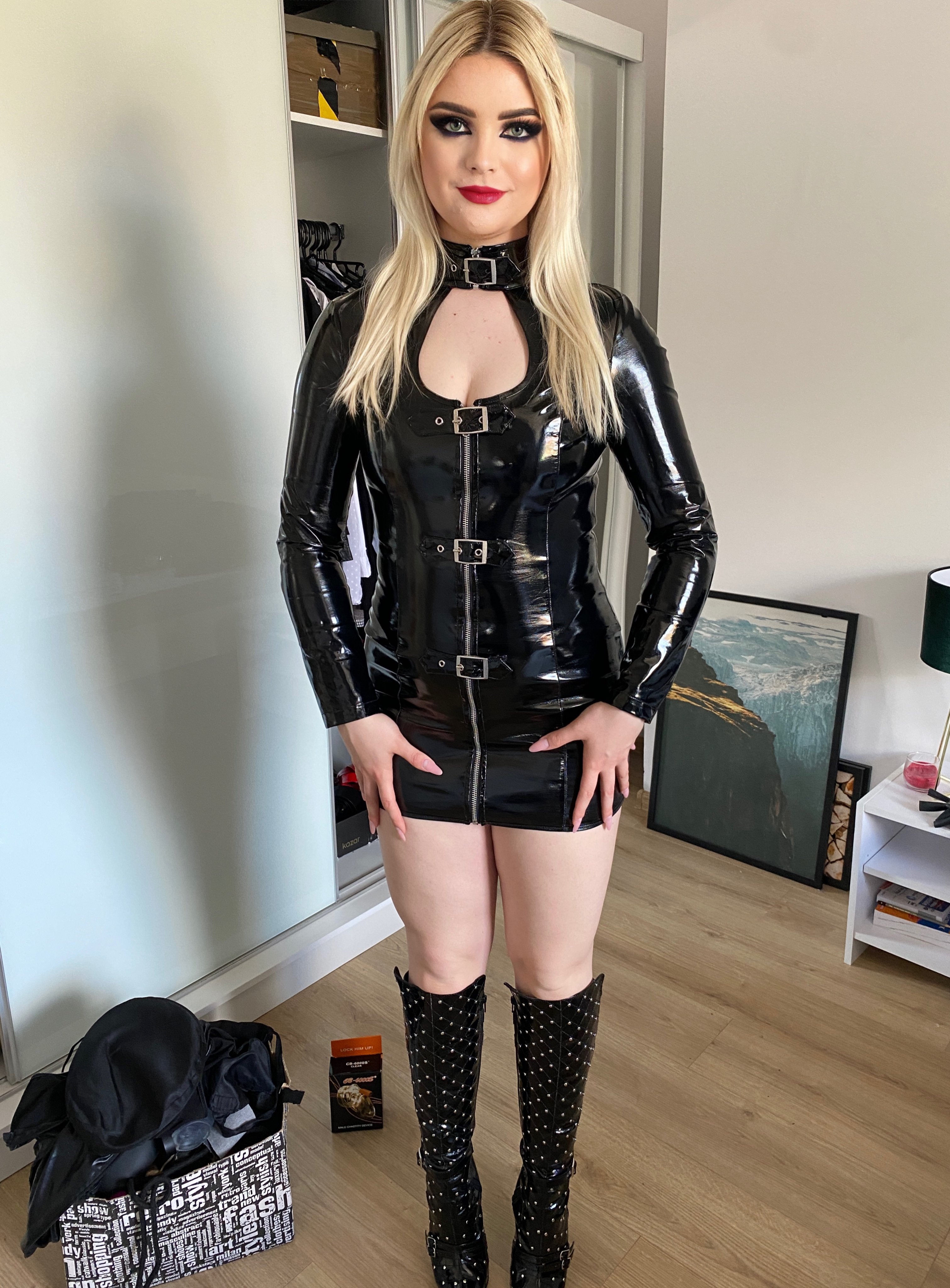 Goddess Kinky natalia (@MistressTinny) / Twitter