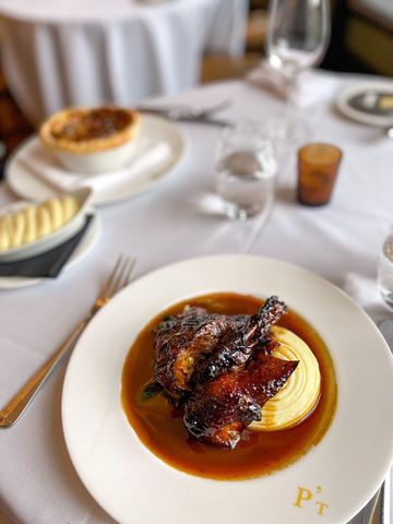 Inspired by our fantastic regional produce, our Honey and Thyme Slow Roasted Duck on a bed of silky cream potatoes and bitter greens, is the ideal dish to start your week. 

📸 @mycopperhaven_lucy