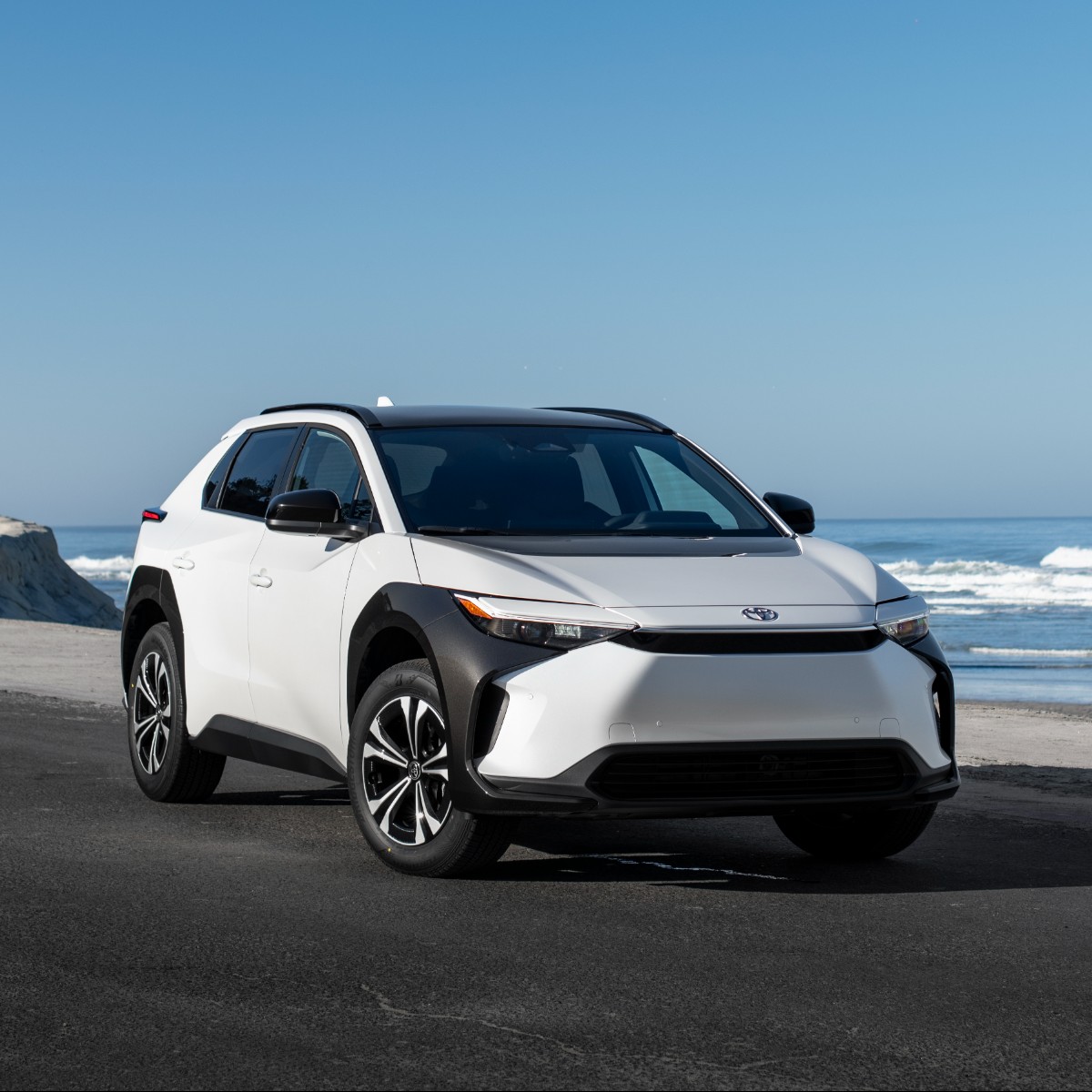 ToyotaSilsden's tweet photo. Looking forward to warmer months ahead? 🔅 All-new, all-electric #bZ4X

*Photos taken by Toyota USA. UK spec may differ* https://t.co/3wC4Dpt259