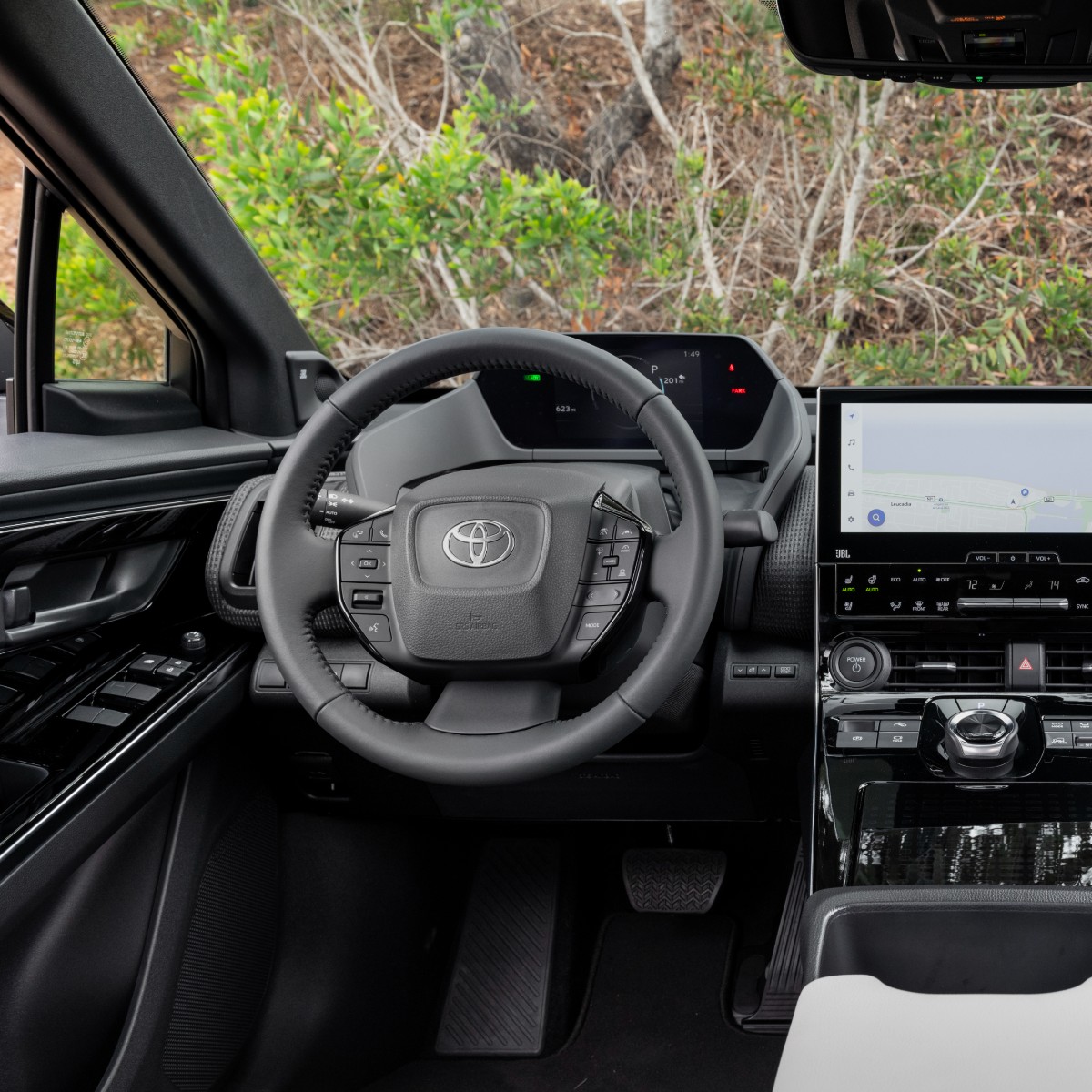ToyotaSilsden's tweet photo. Looking forward to warmer months ahead? 🔅 All-new, all-electric #bZ4X

*Photos taken by Toyota USA. UK spec may differ* https://t.co/3wC4Dpt259