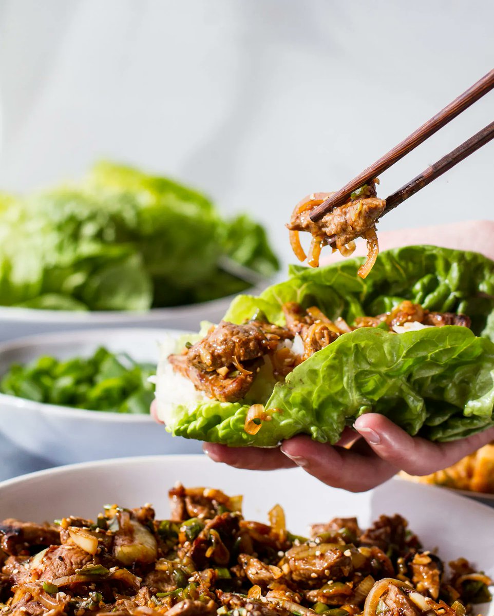 gingerwspice's tweet photo. When the weather warms up, all I'm craving is fresh and spicy food. This Korean beef bulgogi is fresh and it is spicy. It is easy to make and it's fun to eat it from a big lettuce leaf, right? Stay tuned for how to repurpose the leftovers. 🤓

RECIPE: https://t.co/77RdxTb3OJ https://t.co/sQDPTaxQpB