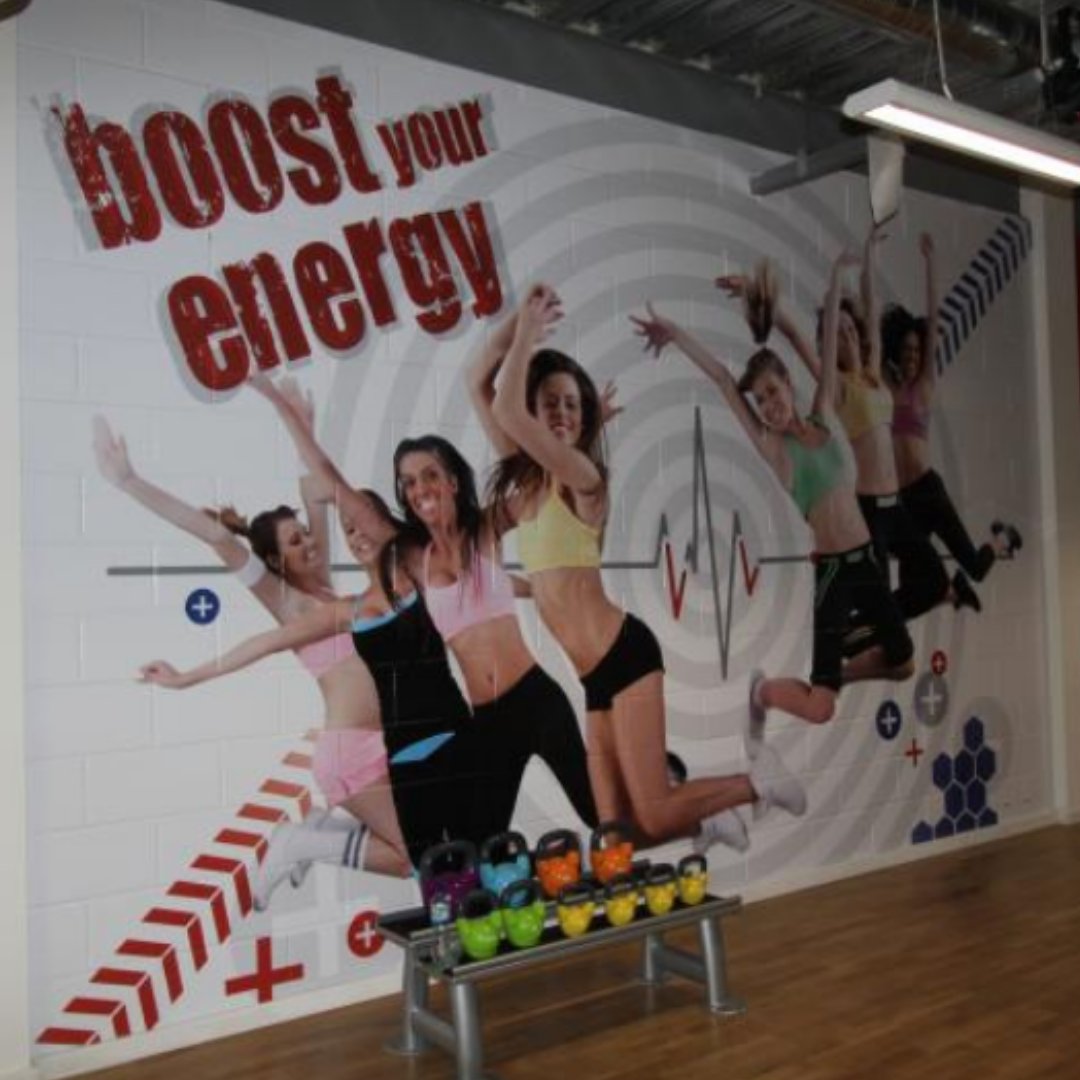 printingmbro's tweet photo. Vinyl wall graphics are a quick &amp; effective way to bring personality to your office, classroom, gym or cafe! 😍
Shaped vinyl is a funky way to compliment your brand! 
You can stick up directional signage, motivational quotes or cool icons! 🤩

#Vinyl #Signage #Branding #Print https://t.co/NMsKvtFqy7