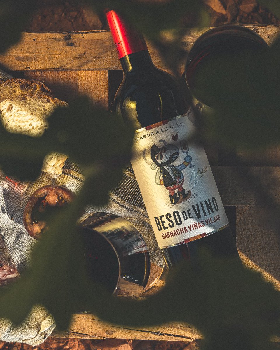 GrandesVinos_CA's tweet photo. 🇪🇸 Alegría en mi corazón, aire en mis pulmones y buen vino en mi copa. No necesito nada más 🍷🙌
#BesodeVino #CarinenaAmbassadors #TheLegacyOfCariñena ⁠#ElVinoDeLasPiedras #Cariñena #VinoLovers #WineLovers #DOcariñena #LoQueVesEs @aragonalimentos https://t.co/S8OVlkPplb