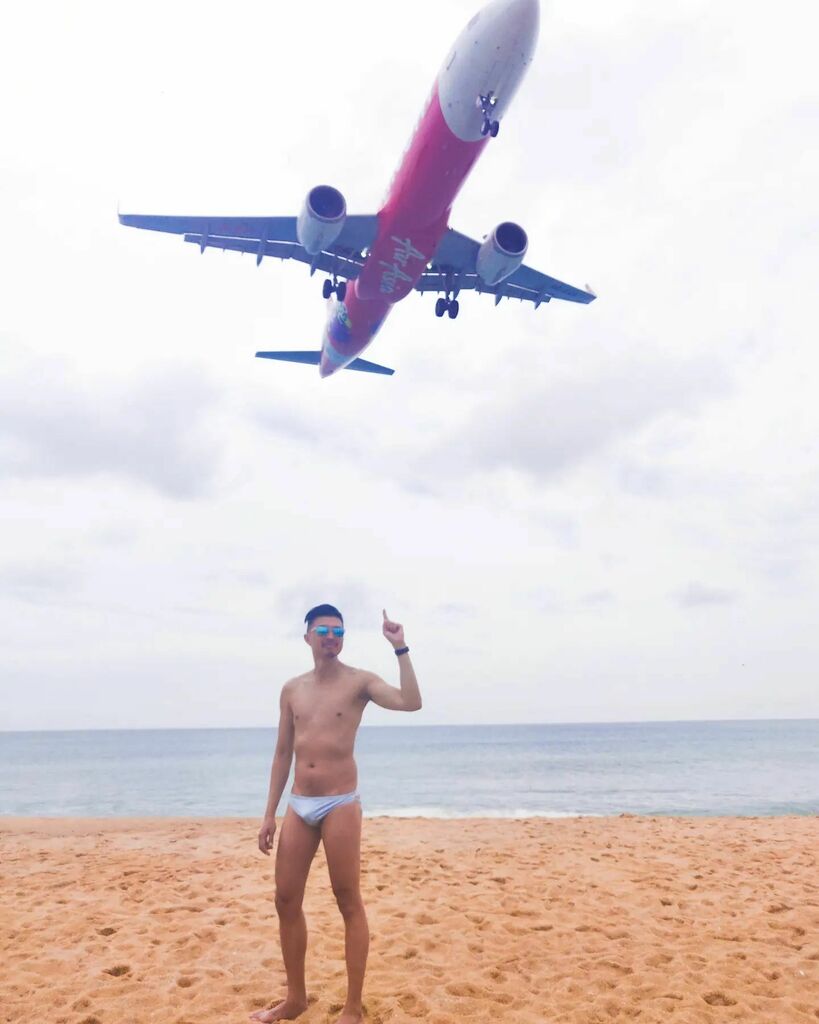 CarryLikeHarry's tweet photo. 🛩️✈️ Just had a near-deaf experience through a close encounter with the metallic kind. Was such fun! That's one of the weird perks of being married to an AV geek @flyerbe😍
.
.
.
#carryitlikeharry #gaybelgium #gaythailand #gaytravel #gaytraveler #ootd #mensfashionpost #lookb… https://t.co/qNFkAhVVMb