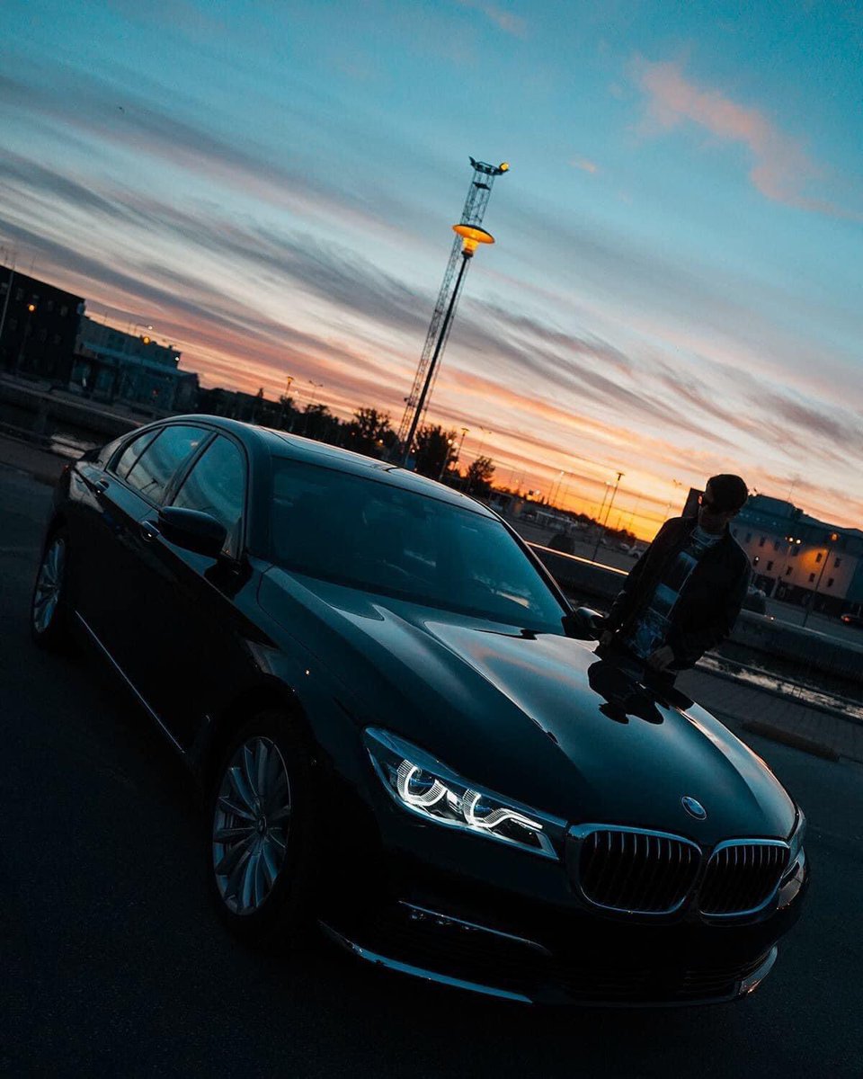 Finally got my newTimmoMobile 😎🚘 Excited to test all my NEW songs &amp; remixes now! 🎵 

And soo happy that "Who You Are" is 19 this week on Billboard chart 🔥⬆️