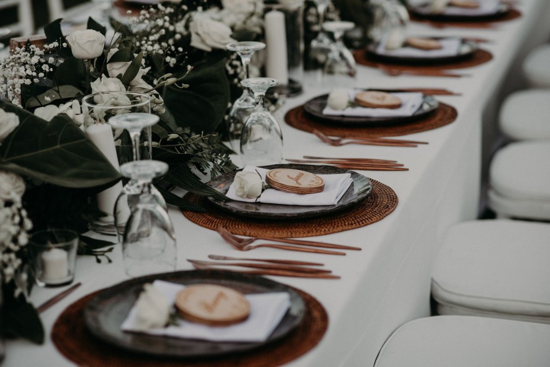 baliVIPstyling's tweet photo. All in one bundle set! 
Take a closer look for the dining table, we provide professional stylists to set, style and design your event as planned, as well as manage logistics of vendor load-in, production and load-out on the day of your event #bali #fyp #eventbali #eventdecor https://t.co/CWydYIetU6