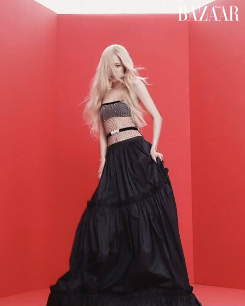 rhodofansie's tweet photo. Howww evennn?!?!?🥹🥹🥹
#ROSÉ #로제 https://t.co/ToI9PWwD1a