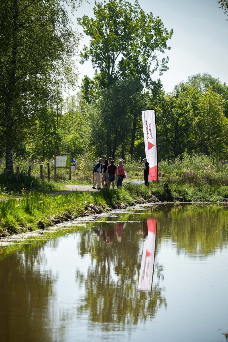 Waterlopen's tweet photo. Samen met bijna 200 bezoekers hebben we Provinciaal Overstromingsgebied #GompelsBroek ingehuldigd ๐๐ฆ Met dit gebied beschermt @prov_antwerpen #Mol #Gompel tegen overstromingen ๐ Ook voor de natuur is het een opsteker en je kunt er heerlijk wandelen ๐ฅพ๐ณ https://t.co/zQTIZ0T3ML https://t.co/ppz1jAUI0v