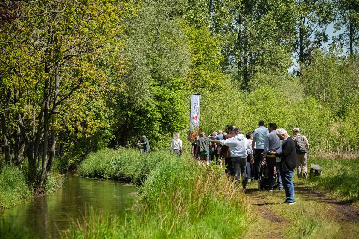 Waterlopen's tweet photo. Samen met bijna 200 bezoekers hebben we Provinciaal Overstromingsgebied #GompelsBroek ingehuldigd ๐๐ฆ Met dit gebied beschermt @prov_antwerpen #Mol #Gompel tegen overstromingen ๐ Ook voor de natuur is het een opsteker en je kunt er heerlijk wandelen ๐ฅพ๐ณ https://t.co/zQTIZ0T3ML https://t.co/ppz1jAUI0v