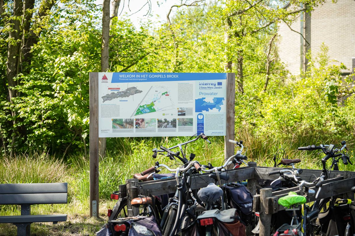 Waterlopen's tweet photo. Samen met bijna 200 bezoekers hebben we Provinciaal Overstromingsgebied #GompelsBroek ingehuldigd ๐๐ฆ Met dit gebied beschermt @prov_antwerpen #Mol #Gompel tegen overstromingen ๐ Ook voor de natuur is het een opsteker en je kunt er heerlijk wandelen ๐ฅพ๐ณ https://t.co/zQTIZ0T3ML https://t.co/ppz1jAUI0v
