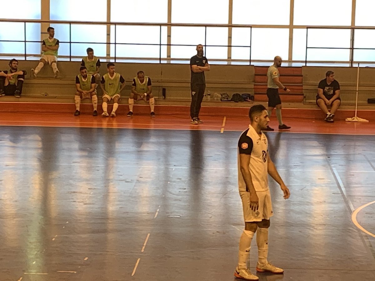 JuSports30's tweet photo. #interviewduweekend #futsal Le Stade Beaucairois 30 version @BeaucaireFutsal a fait un grand pas vers son maintien samedi. Son entraîneur Yoann Soum était quelques minutes après ce final de folie en interview sur @JuSports30
https://t.co/senIuQBeU4 https://t.co/N9UUS7fKZD