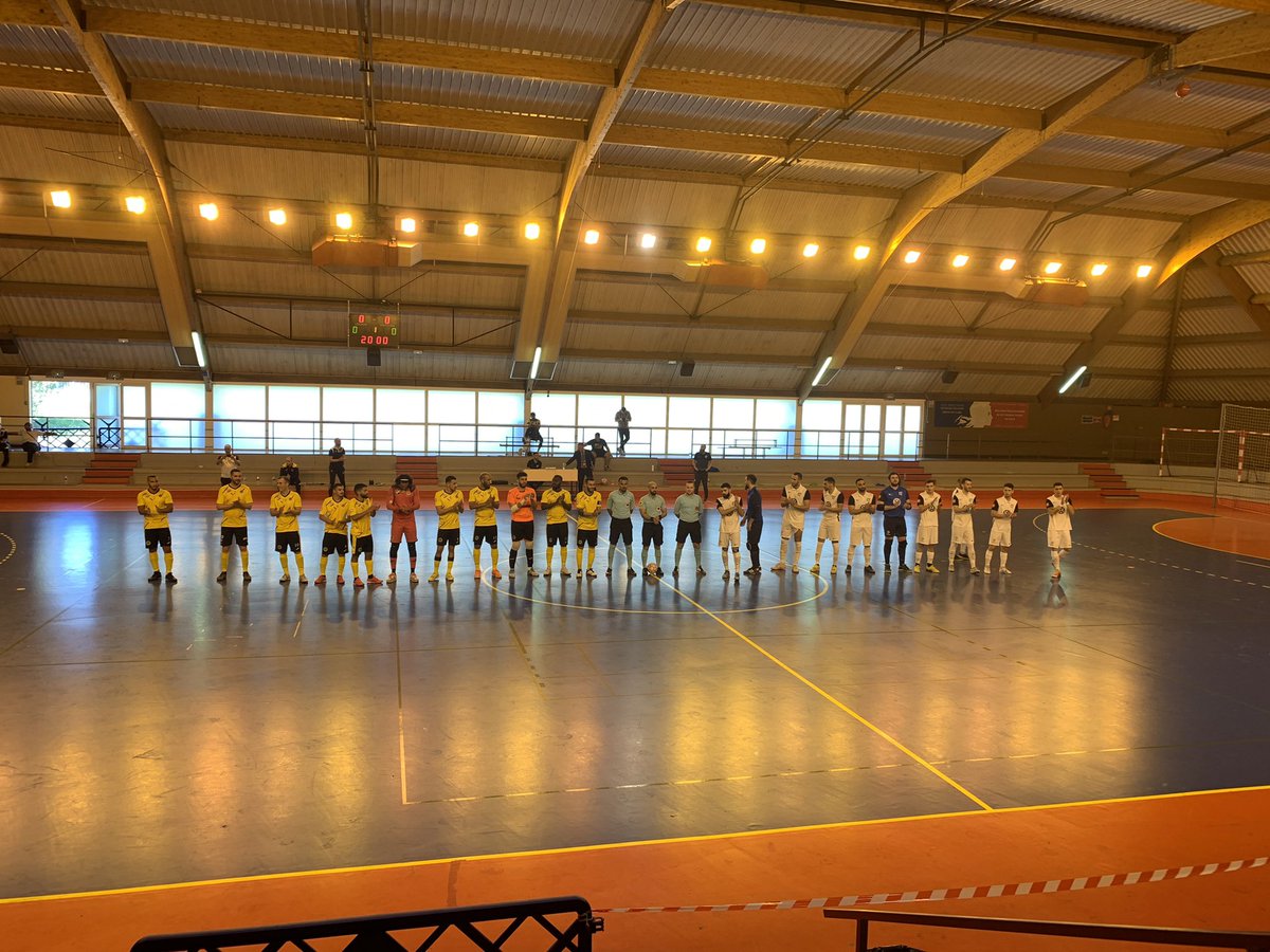 JuSports30's tweet photo. #interviewduweekend #futsal Le Stade Beaucairois 30 version @BeaucaireFutsal a fait un grand pas vers son maintien samedi. Son entraîneur Yoann Soum était quelques minutes après ce final de folie en interview sur @JuSports30
https://t.co/senIuQBeU4 https://t.co/N9UUS7fKZD