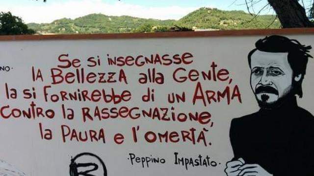 AndreaBotti12's tweet image. #9maggio Peppino Impastato, ammazzato a soli 30 anni da quella montagna di merda che è la mafia, per aver difeso la verità. 
La sua lotta è sempre attuale, contro le ingiustizie, contro le devastazioni ambientali.
La mafia è una montagna di merda!
#9maggio1978 #PeppinoImpastato
