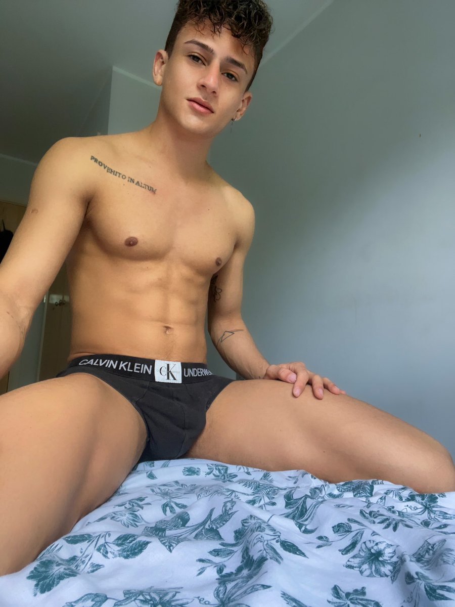 LucasTwinkBR's tweet photo. Wishing you all an amazing week 😘 https://t.co/ABdjtm7JPL