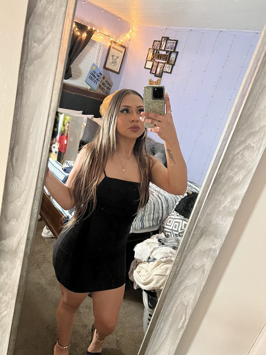 Yblrossy's tweet photo. Lemme upload these  here…. don’t mind my depression room 😎 https://t.co/rw6KLpFoTL