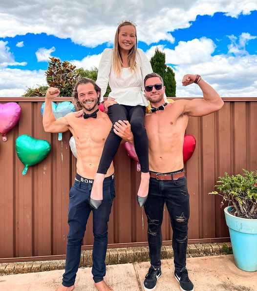 BowTieBoys_co's tweet photo. Who’s ready for tonight? We know our boys are 😜
#henspartyfun #henspartysydney #henspartygoldcoast #henspartyweekend #sydneystrippers #toplessmen #goldcoasttoplesswaiter #brisbanestrippers #goldcoastmen #goldcoaststrippers #henspartyideas #bridalpartyideas #bacheloretteparty https://t.co/iDLtRoCa5B
