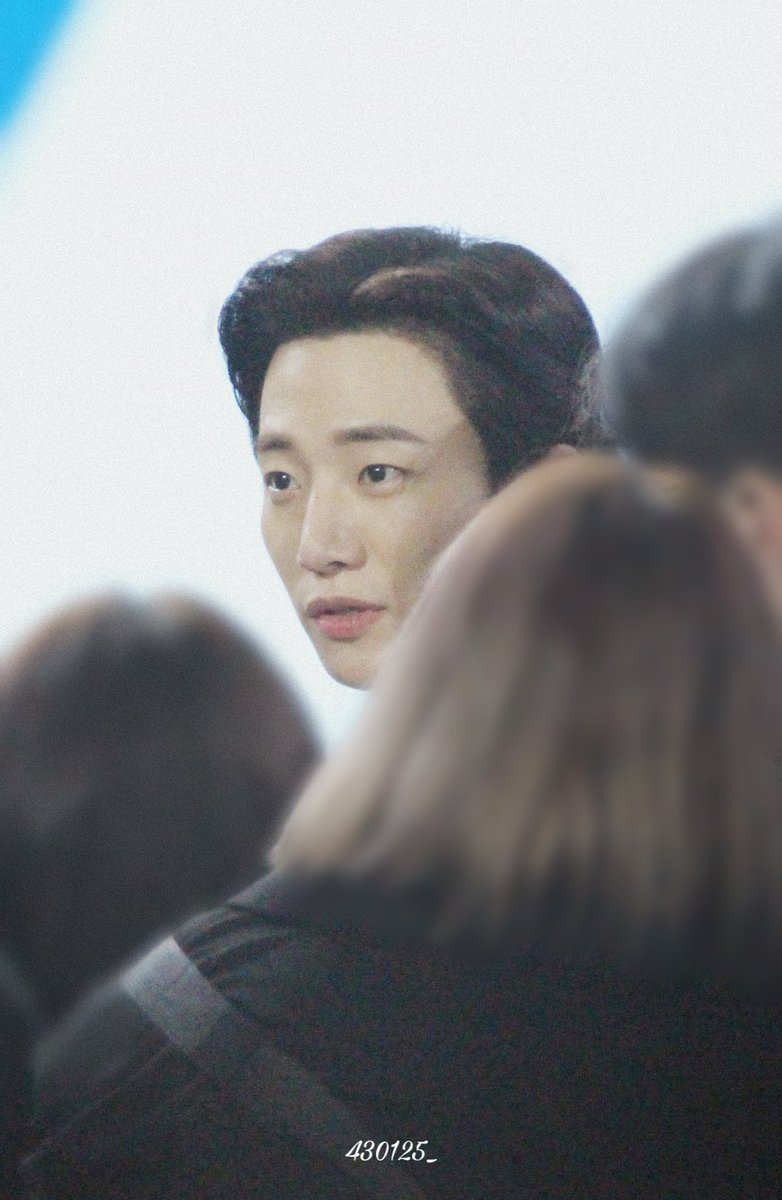 430125_'s tweet photo. 220506 백상예술대상 #준호 #이준호

빼꼼 👀 https://t.co/aJv9y3d0Oi