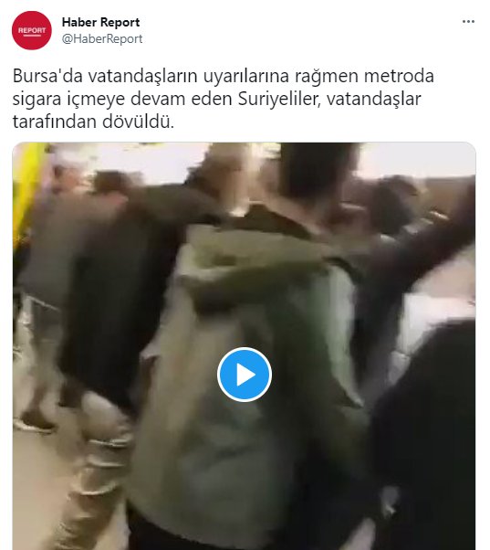 YanlisileDogru's tweet photo. ❌ Bursa'da uyarılara rağmen metroda sigara içmeye devam eden Suriyelilerin vatandaşlar tarafından dövüldüğü iddia edildi.

✅ Bursa Valiliği, metroda sigara içenlere özel güvenliğin müdahale ettiğini ve bu kişilerin Türk vatandaşı olduğunu açıkladı. İddia yalandır. https://t.co/LFERvqd3yJ