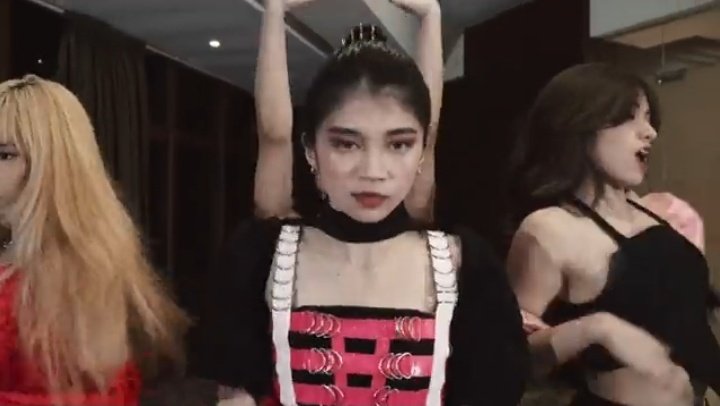 shesophiabulous's tweet photo. PURRRR QUEEN 💅 GRABE QUALITY NG TEASER!!!!! EXCITED TO SEE THE REST 👀🔥

D5 THE STAGE CHARLOTTE
#KAIAonTHESTAGEatEP
#STANWORLD #KAIA
@KAIAOfficialPH https://t.co/PumXLAnM0s