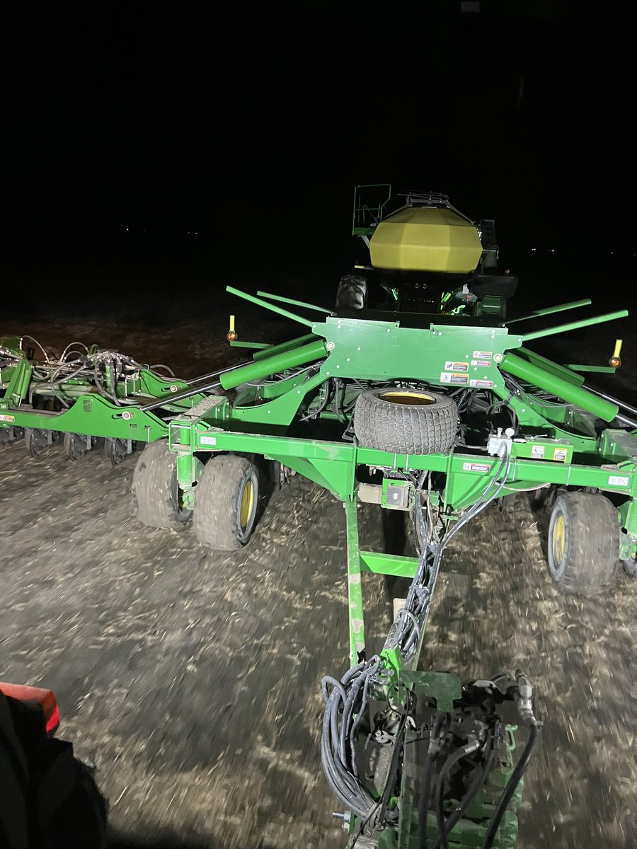#plant22 is a go. Thankful for a supportive wife. Hate starting in the dark on a early Monday morning but rain is a coming so get a few acres in.