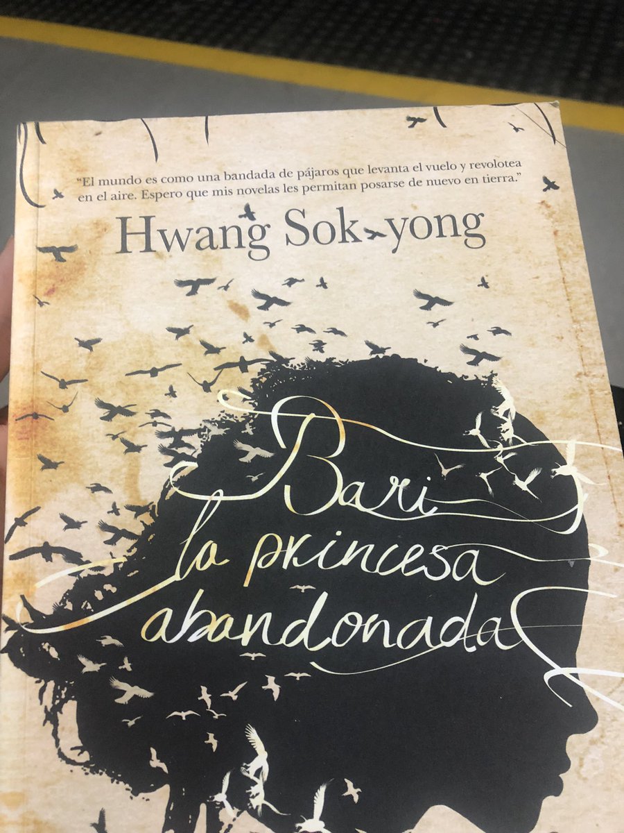 ETorresSimon's tweet image. Empezamos la semana con Hwang Sok-yong (traducido por Luis Alfredo Frailes #namethetranslator ). Con pocos días de tren esta semana, muy mal tiene que ir la cosa para que me lo acabe. Pero tampoco quiero presentarselo a Renfe como un reto. #readnride #literaturacoreana