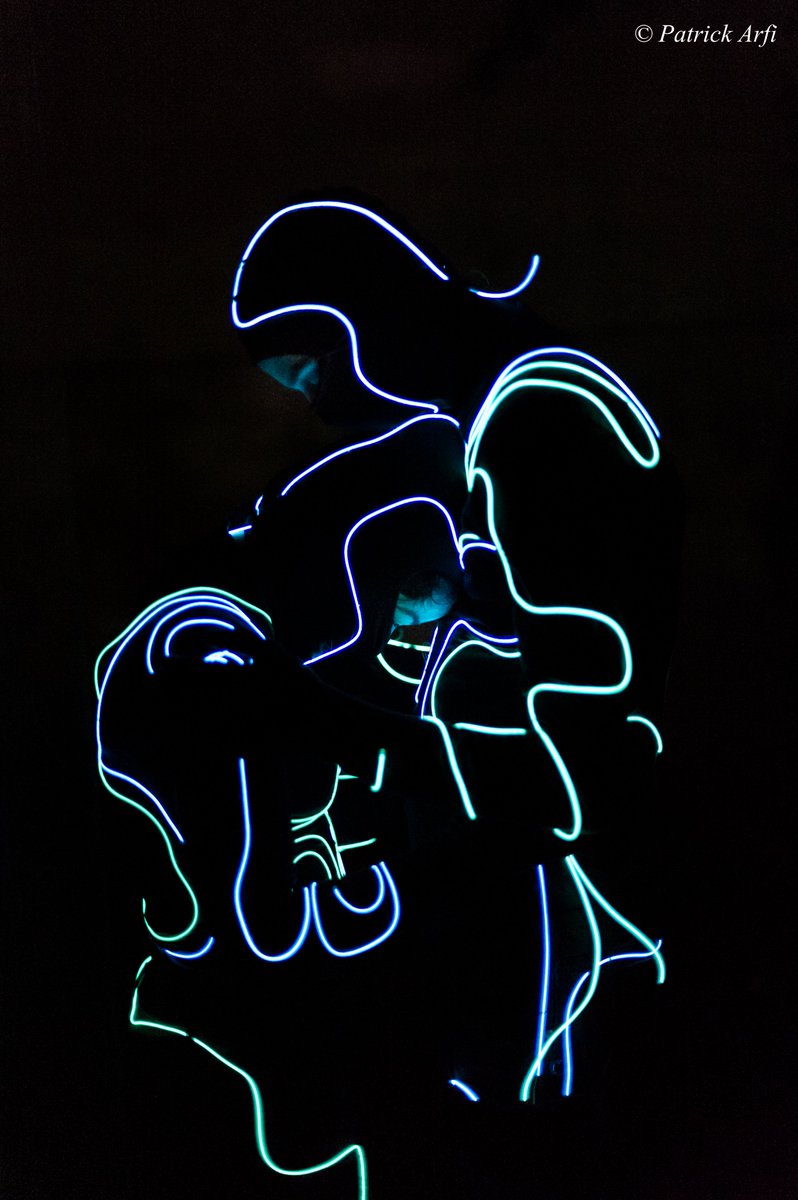 CEMToulouse's tweet photo. ☄️Les Lumènes / Sam 21 mai☄️

Dess'Ingres, festival dédié au dessin à @MontaubTourisme - 1ère édition du 18 au 21 mai !
La Cie La Cohorte y participe avec Les Lumènes, ces silhouettes de lumière occuperont et exploreront les rues, entre chorégraphies et instants de cirque.

#led https://t.co/EVIn5Fy4AQ