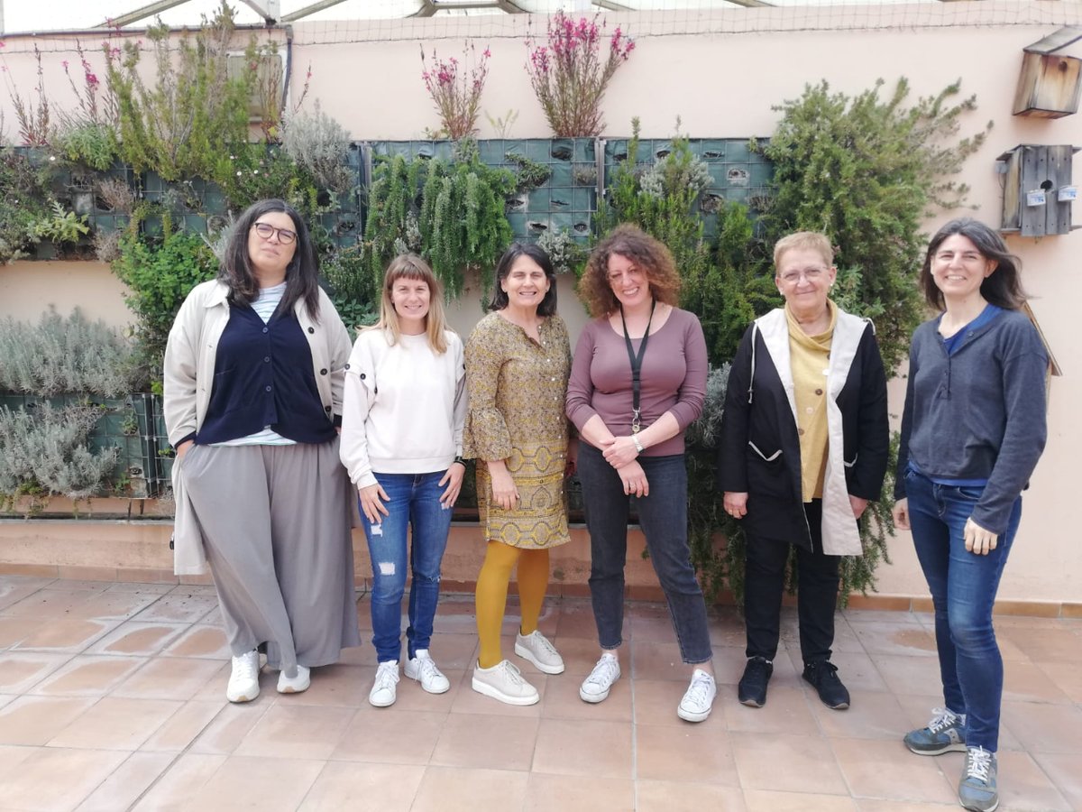 FundacioCarulla's tweet photo. @escola_im A @CervantesEscola creuen que la cultura es va convertir en una eina imprescindible durant el confinament. En aquest centre finalista als Premis Baldiri l'educació i la cultura són fórmules de transformació i també d'esperança. 🎭🧡  Hi som.

#jurat #elsBaldiri #FundacióCarulla https://t.co/UIIQGn4TI8